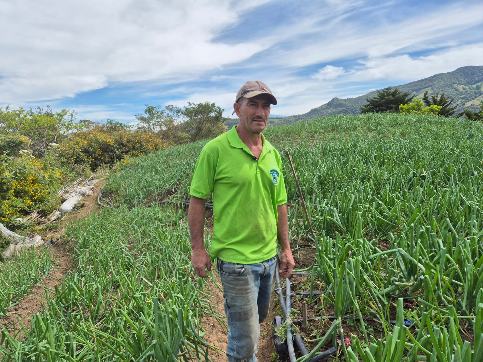 Don Danilo Montoya, sembrador de confianza en las ferias del agricultor en Costa Rica