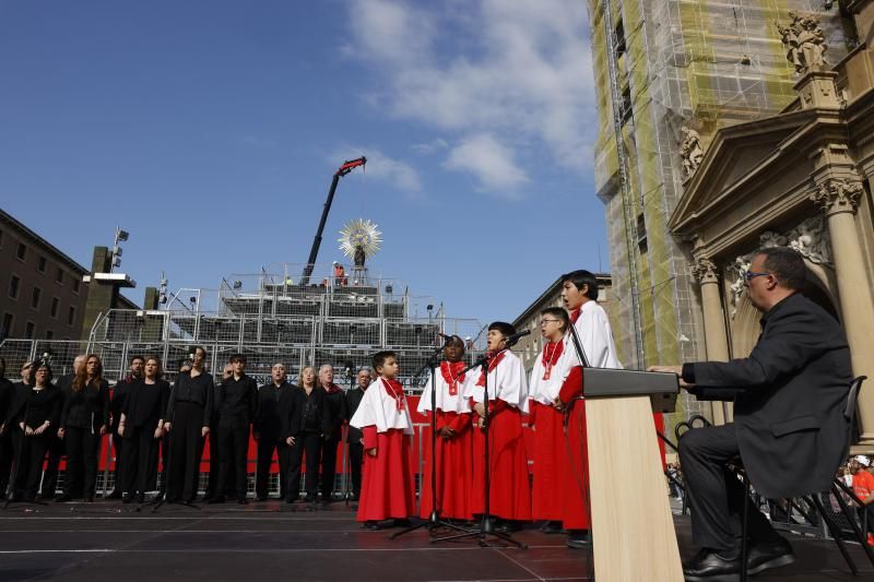 Emoción y flores en Zaragoza: la “Subida de la Virgen” anuncia la gran Ofrenda del Pilar